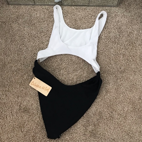 Pretty Woman BW Monkini - Picture 3 of 6